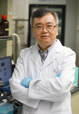 Professor Tong Zhang of the Department of Civil Engineering, Faculty of Engineering of HKU, is one of the world-renowned experts in the field of environmental microbiology and public health related wastewater microbiology.
 